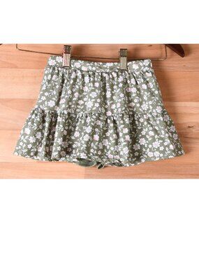 Toddler size 4T skort-Green with white and pink flowers